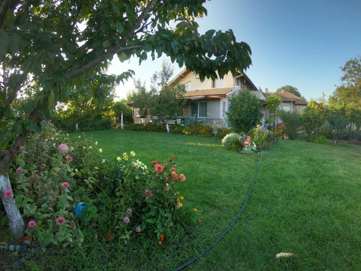 Guest House Ezerets Экстерьер фото